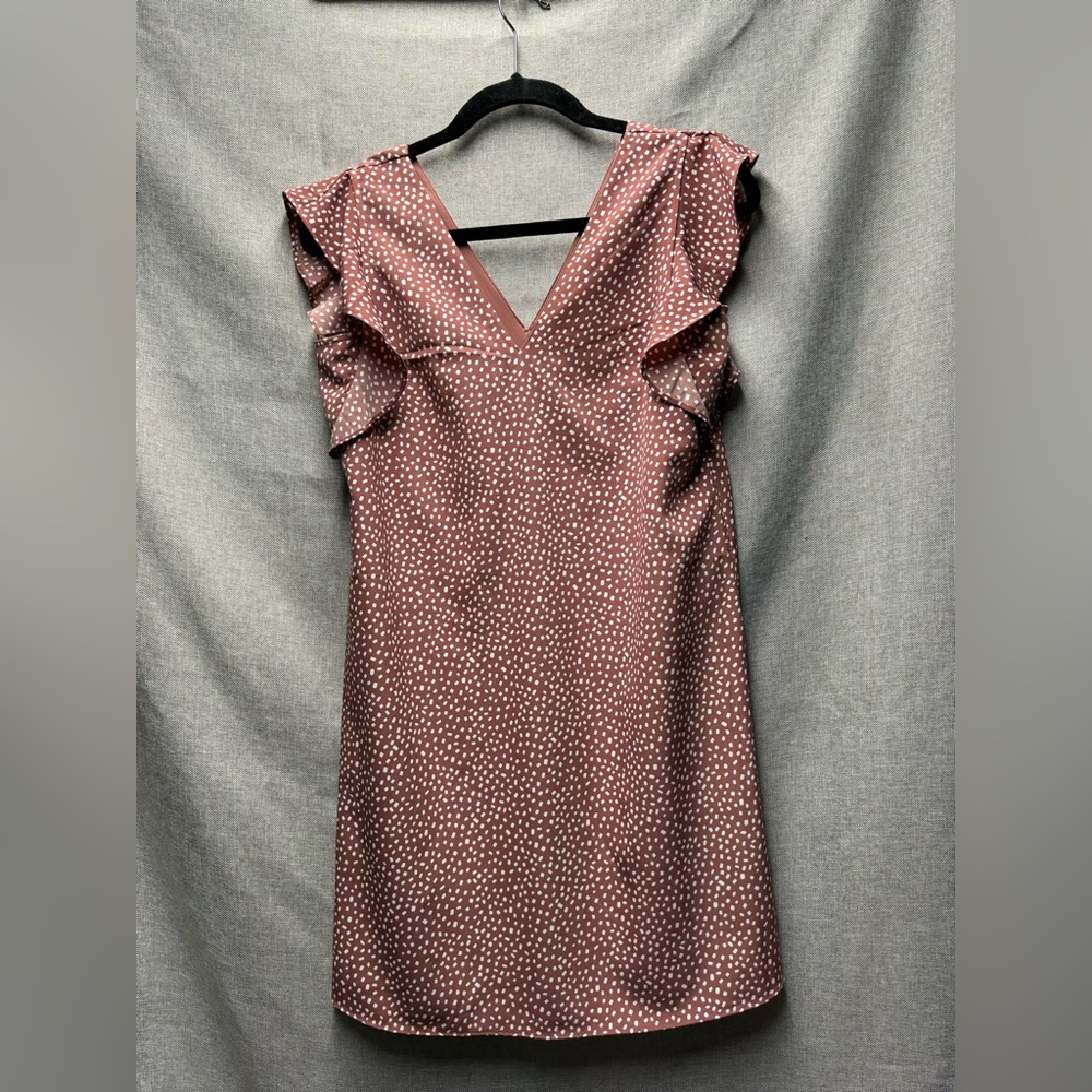Flutter sleeve dress